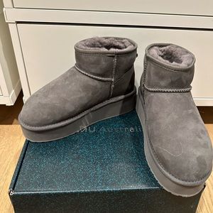 Emu australia charcoal platform @ ARITZIA